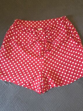 DISNEY High-Waist Red Polka Dot Shorts with Front Bow